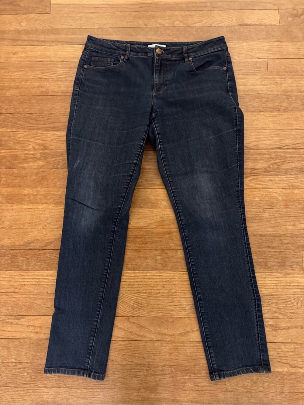 Loft Women's Dark Wash Curvy Skinny Jeans - Size 10/30 (Measures 32" Waist)
b3